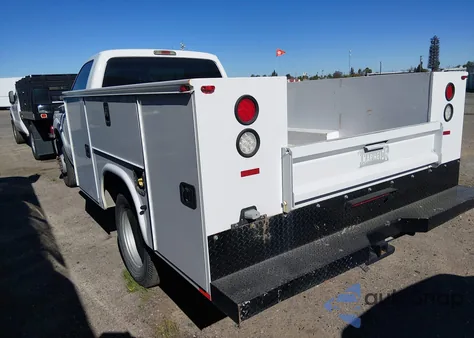 2016 Ford F-350 Chassis z USA, uszkodzony, nr VIN 1FDRF3G68GEC86660